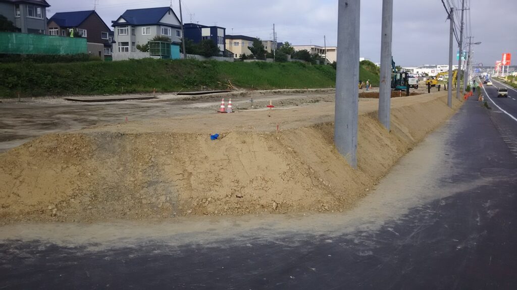 緑・富岡環状通街路整備（道路改良）その２工事　8月3日　続きその３